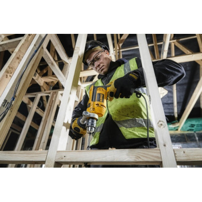 DeWALT Дриль ударний 701Вт 0-2800об/хв 5.2Нм 47600уд/хв патрон 13мм 1.6кг DeWALT Дриль ударний 701Вт 0-2800об/хв 5.2Нм 47600уд/хв патрон 13мм 1.6кг