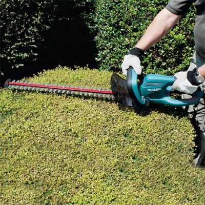 Makita Кущоріз UH5570 електричний, 550 Вт, 3кг, 550 мм