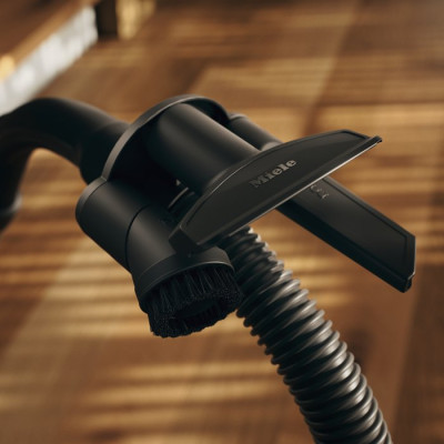 Miele Пилосос контейнерний, 890Вт, сухе прибирання, конт пилок -1л, чорний Miele Пилосос контейнерний, 890Вт, сухе прибирання, конт пилок -1л, чорний