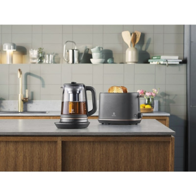 Electrolux Електрочайник, 1,7л, Strix, скло, заварник, підтримка темп, чорний