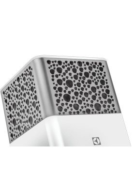 Electrolux Зволожувач повітря EHU-3715D 5 л, 50 м2, 450 мл/г, ультразвуковий, іонізатор, гігростат, аромакапсула, УФ лампа, стерилізація пари, підсвічування, пульт ДК, білий