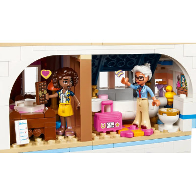 LEGO Конструктор Friends Замковий готель «Ночівля і завтрак»