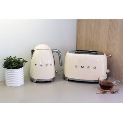 Тостер SMEG TSF01CREU