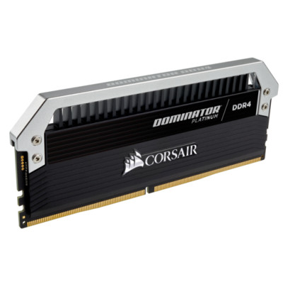 Пам'ять Corsair 32 GB (4x8GB) DDR4 3000 MHz Dominator Platinum (CMD32GX4M4C3000C15)