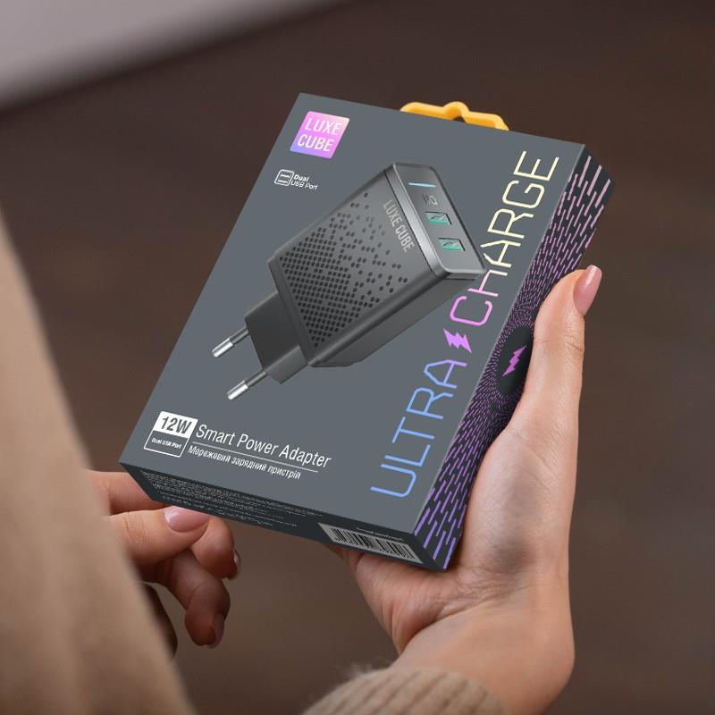 Зарядний пристрій Luxe Cube 2USB 2.4А Smart Black (8889998898996)
