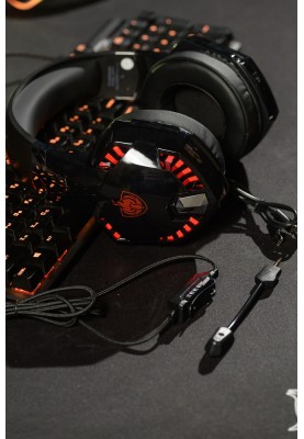 Бездротові геймерські навушники Kotion Each G2000BT Pro зі знімним мікрофоном (Чорно-червоний)
