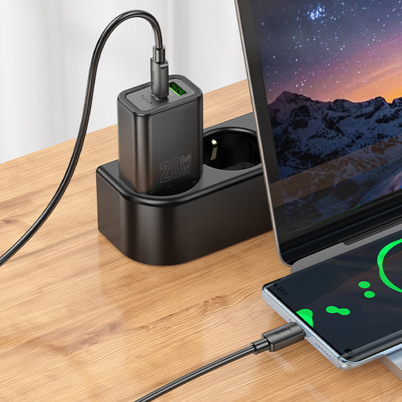 МЗП Hoco N61 Gentle PD20W+QC3.0 (1USB-A/1C) + кабель Type-C to Type-C Black