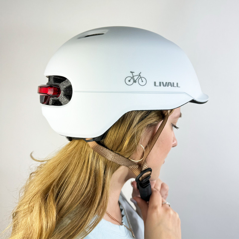 Захисний шолом Livall C20 (M) White (54-58см), сигнал стопів (LIV-000C20-4242)