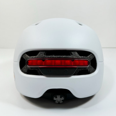 Захисний шолом Livall C20 (L) White (57-61см), сигнал стопів (LIV-000C20-4342) Захисний шолом Livall C20 (L) White (57-61см), сигнал стопів (LIV-000C20-4342)