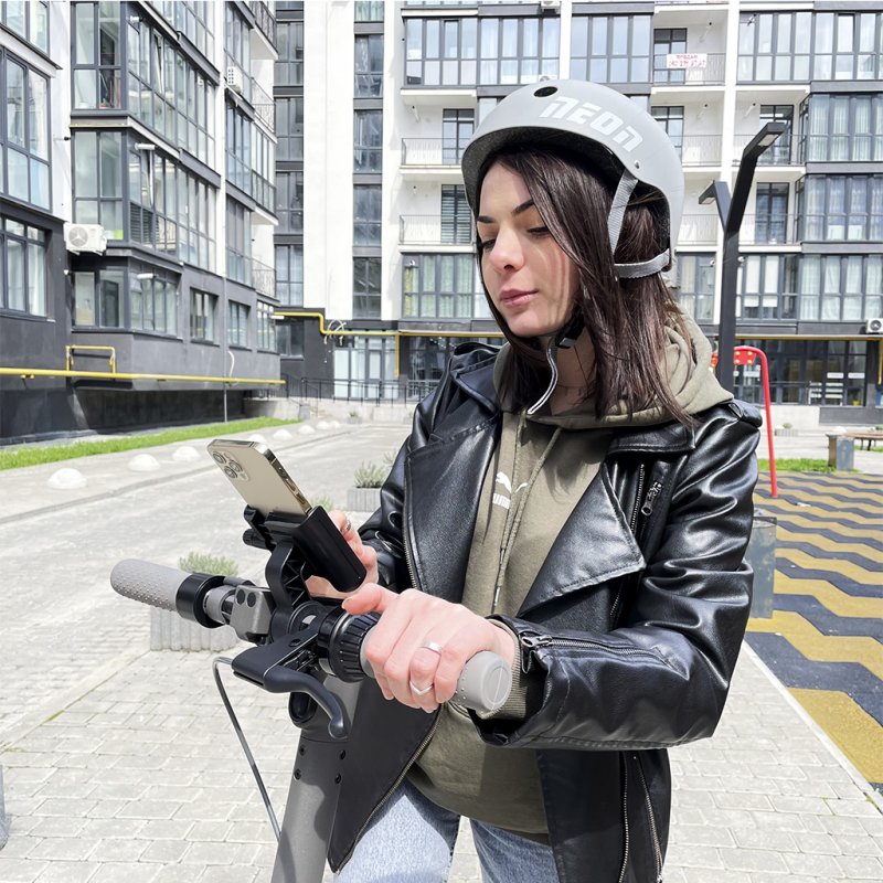 Захисний шолом Neon (M) Grey (44-52см) (NA36E9)