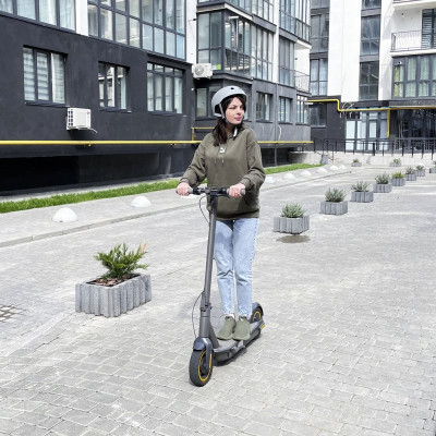 Захисний шолом Neon (M) Grey (44-52см) (NA36E9)