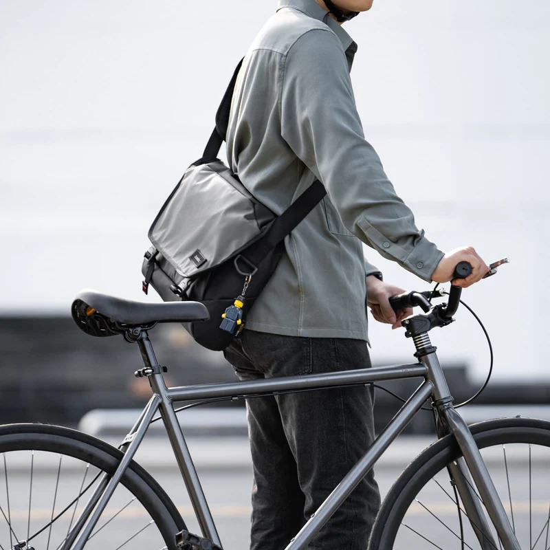 Сумка Tomtoc Explorer-T22 Messenger Bag Black 16 Inch/14L (T22M1D1) (T22M1D1)