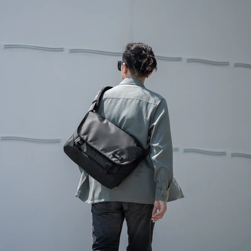 Сумка Tomtoc Explorer-T22 Messenger Bag Black 16 Inch/14L (T22M1D1) (T22M1D1)