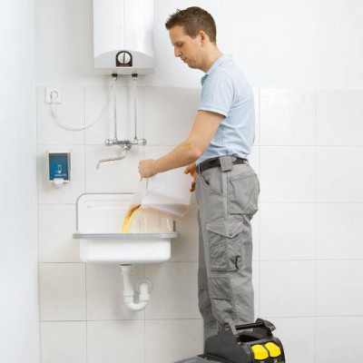 Професійний миючий Karcher Puzzi 8/1 C (1.100-225.0)