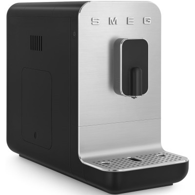 Кавомашина автоматична Smeg BCC11BLMEU