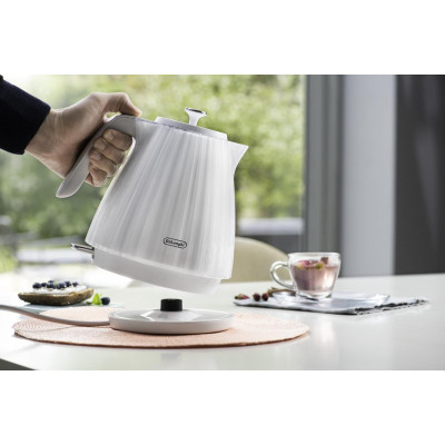 Електрочайник Delonghi Ballerina KBD2001.WH