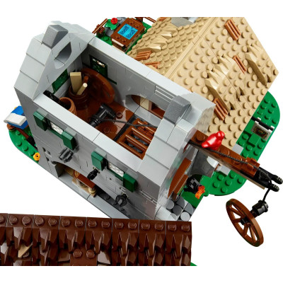 Блоковий конструктор LEGO Icons Середньовічна міська площа (10332) Блоковий конструктор LEGO Icons Середньовічна міська площа (10332)