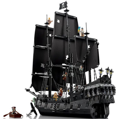 Блоковий конструктор LEGO Icons Піратський корабель капітана Джека Горобця (10365)