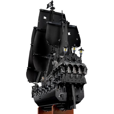 Блоковий конструктор LEGO Icons Піратський корабель капітана Джека Горобця (10365)