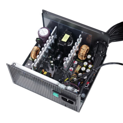 Блок живлення 700 Вт, DeepCool GamerStorm PF700X, Black, 80+ Bronze, Active PFC, 12 см FDB, 2xMolex / 6xSATA / 2x6+2-pin / 2x4+4-pin / 20+4-pin, захист OPP/OVP/OCP/SCP/OTP/UVP/SIP/NLO, ATX12V V2.52 (R-PF700X-HD0B-JGEU)