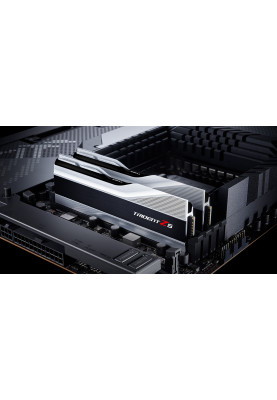 Пам'ять 16Gb x 2 (32Gb Kit) DDR5, 6000 MHz, G.Skill Trident Z5, Silver, 36-36-36-96, 1.35V, з радіатором (F5-6000J3636F16GX2-TZ5S)