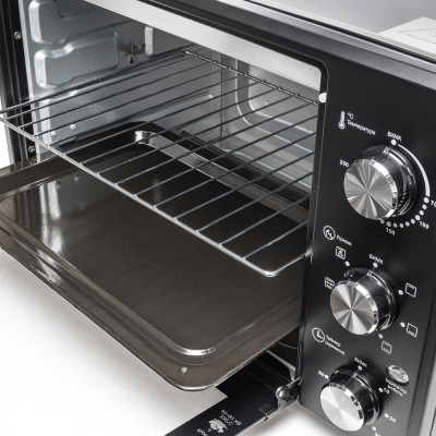 Електродуховка Holmer HEO-142CR Black, 1700w, 42л, конвекція, в комплекті деко з антипригарним покриттям та рожен, індикатор роботи, таймер, 100°С-250°С, фіксація відкритого положення дверцят