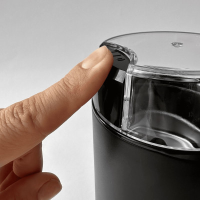 Кавомолка Liberton LCG-2302, Black, 150W, 60г, блокування включення при знятій кришці, пластиковий корпус, ніж з нержавіючої сталі