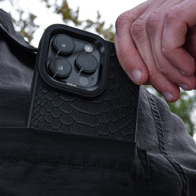 Чохол Kajsa Snake Pattern iPhone 15 Pro light gray