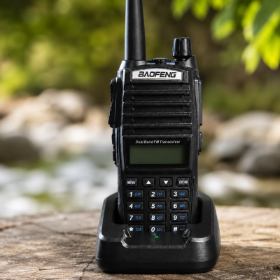 Двохдіапазонна рація Baofeng BF-UV82 VHF/UHF 8 Вт до 10 км + зарядна станція