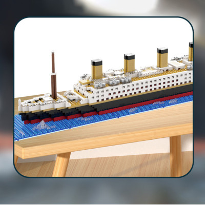 Конструктор корабель Titanic (1878 деталей) Конструктор корабель Titanic (1878 деталей)