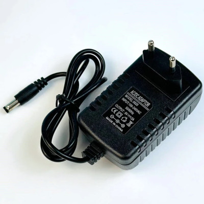 Блок живлення адаптер для мережі 9V 2A (5.5*2.5 MM)