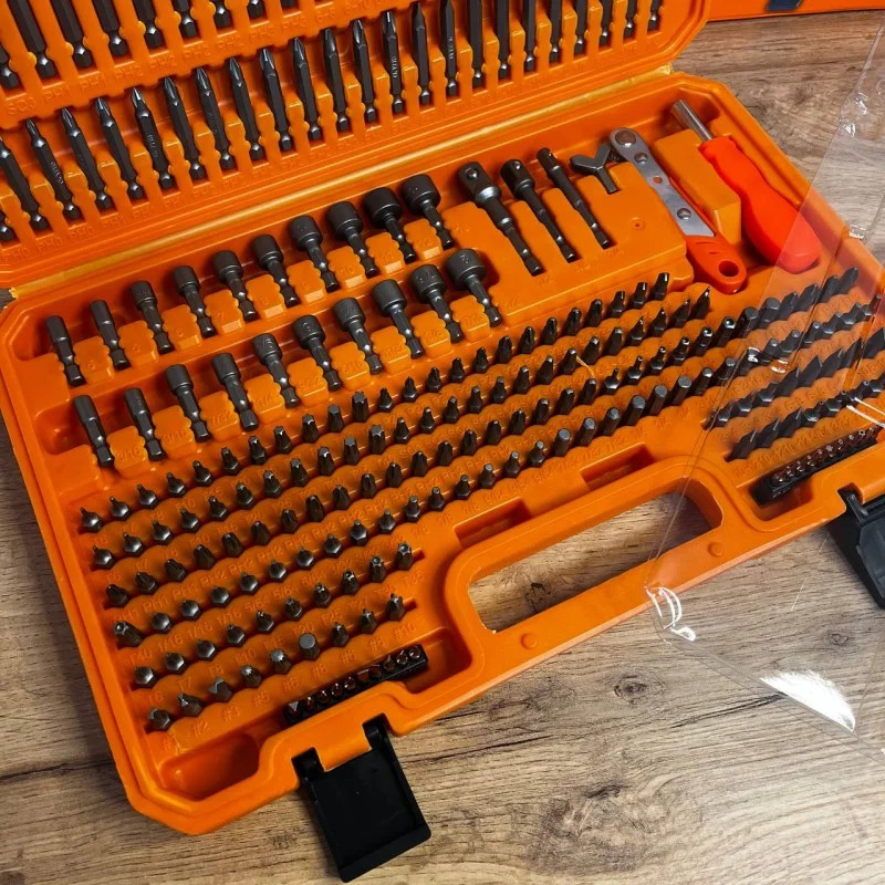 Набір біт і насадок Amartisan з тріскачкою та подовжувачами 258 предметів у кейсі
