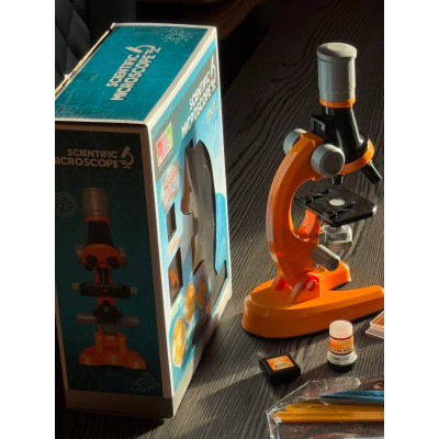 Дитячий мікроскоп Scientific Microscope збільшує у 1200 разів