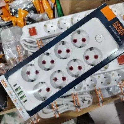 Подовжувач-перенесення з 6 розетками та 3 USB-портами 2500W 3 метри
