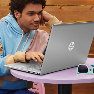 Ноутбук HP 17-cn3002ua Natural Silver (826W1EA) Ноутбук HP 17-cn3002ua Natural Silver (826W1EA)