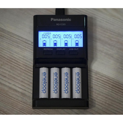 Зарядний пристрій Panasonic Eneloop BQ-CC65