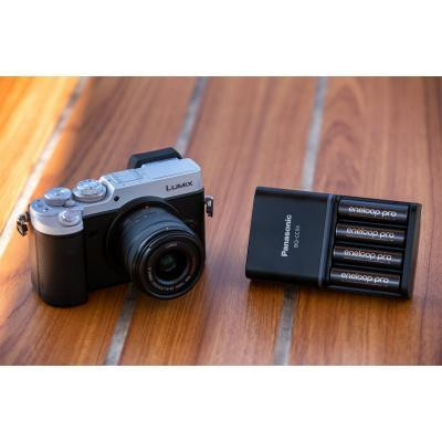 Зарядний пристрій Panasonic Smart-Quick Charger+Eneloop Pro 4AA 2500 mAh NI-MH (K-KJ55HCD40E)