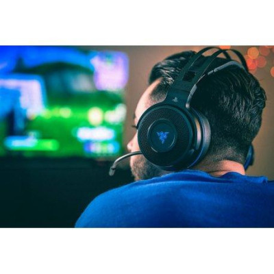 Навушники з мікрофоном Razer Thresher PS4 (RZ04-02580100-R3G1)