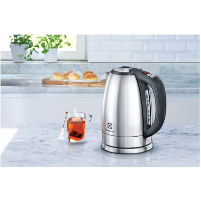 Електрочайник Electrolux EEWA7700