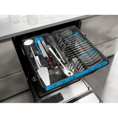 Посудомийна машина Electrolux EEM74320L