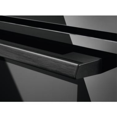Мікрохвильова піч з грилем Electrolux EVK8E00Z
