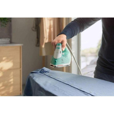 Праска з парою Electrolux E5SI2-2AM Праска з парою Electrolux E5SI2-2AM