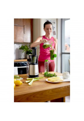 Соковитискач шнековий Russell Hobbs Slowjuicer 25170-56