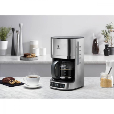 Крапельна кавоварка Electrolux EKF7700