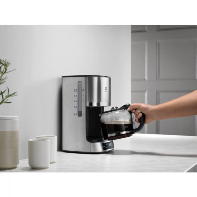 Крапельна кавоварка Electrolux EKF7700