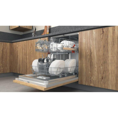 Посудомийна машина Hotpoint-Ariston HIS 3010 Посудомийна машина Hotpoint-Ariston HIS 3010