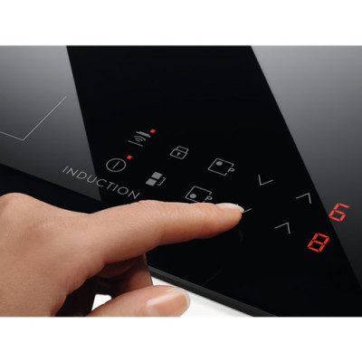 Варильна поверхня електрична Electrolux IPE6440KX Варильна поверхня електрична Electrolux IPE6440KX