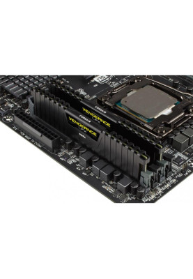 Пам'ять для настільних комп'ютерів Corsair 16 GB DDR4 3200 MHz Vengeance (CMK16GX4M2E3200C16)