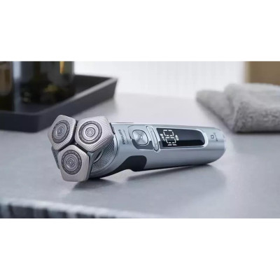 Електробритва чоловіча Philips SkinIQ SP9885/35