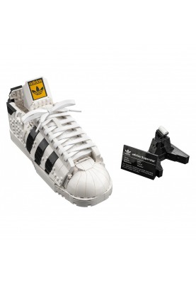 Блоковий конструктор LEGO Adidas Originals Superstar (10282)